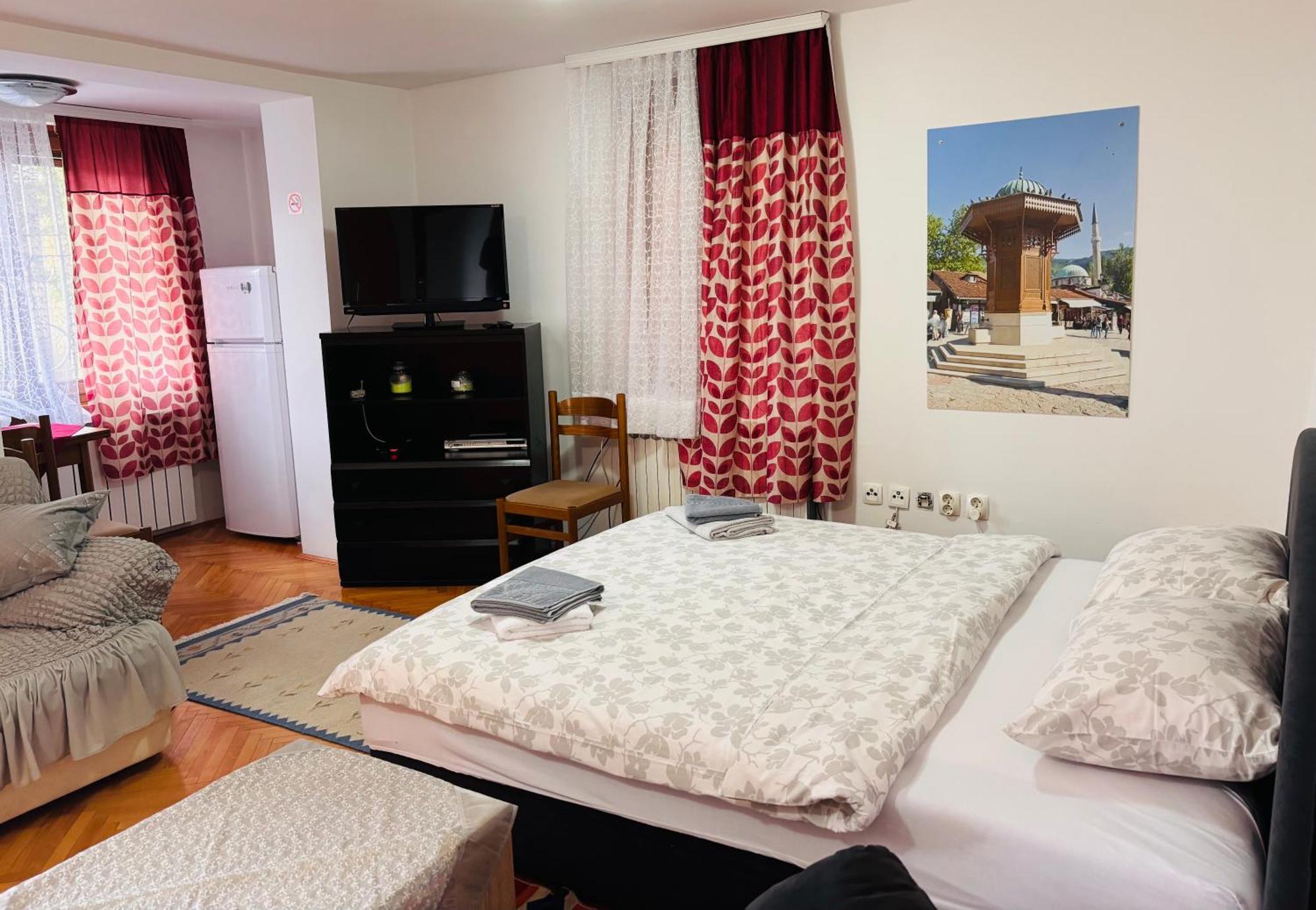 Kira Apartment